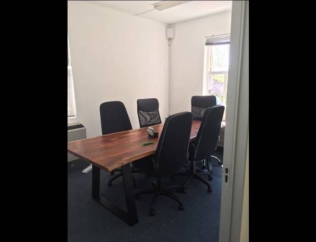 115M² OFFICE RENTED IN WESTLAKE